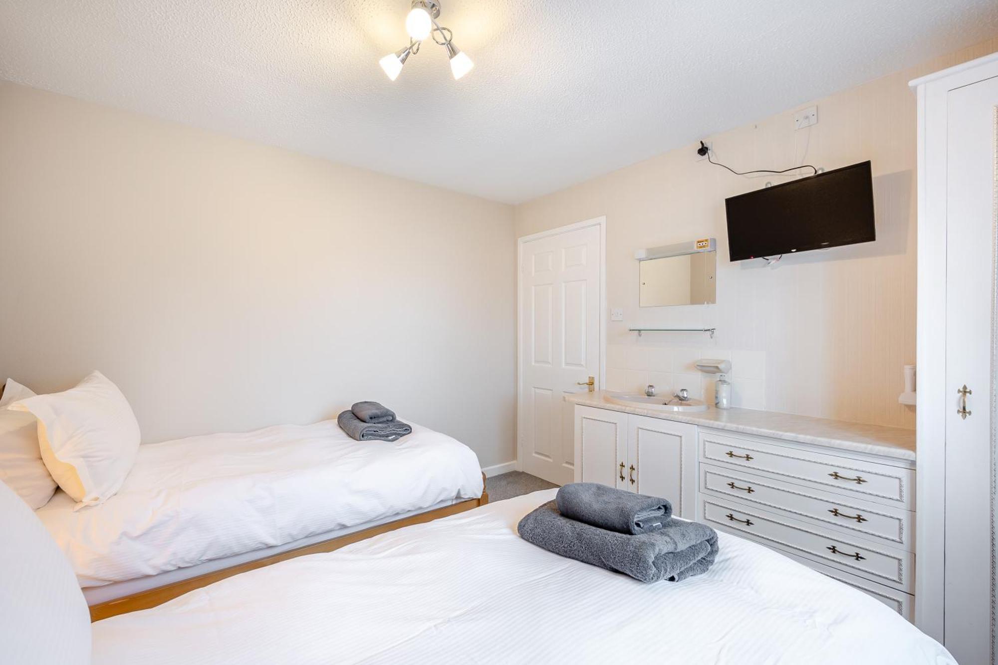 Elvington Cottage - Family-Friendly Cheerful House At The Heart Of The Cotswolds Bourton-on-the-Water Exterior photo