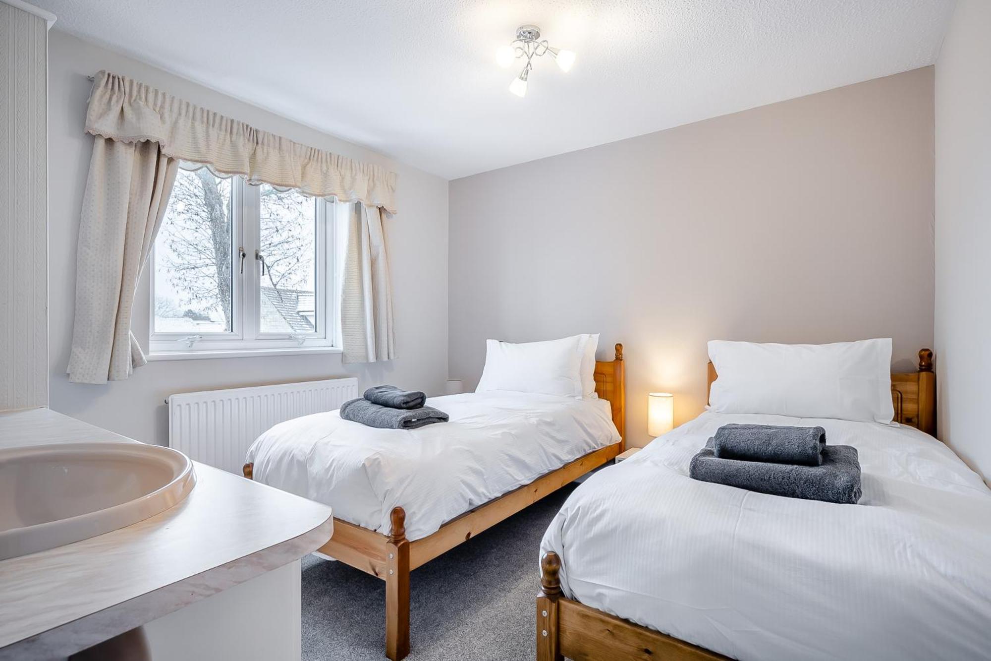 Elvington Cottage - Family-Friendly Cheerful House At The Heart Of The Cotswolds Bourton-on-the-Water Exterior photo